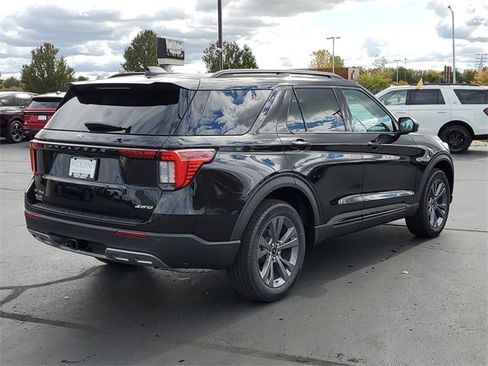 New 2026 Ford Explorer Active w/ Active Comfort Package image 3