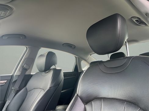 Used 2019 Genesis G80 3.8 RWD image 19