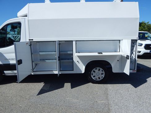 Used 2017 Ford Transit 350 138 w/ Interior Upgrade Package image 3