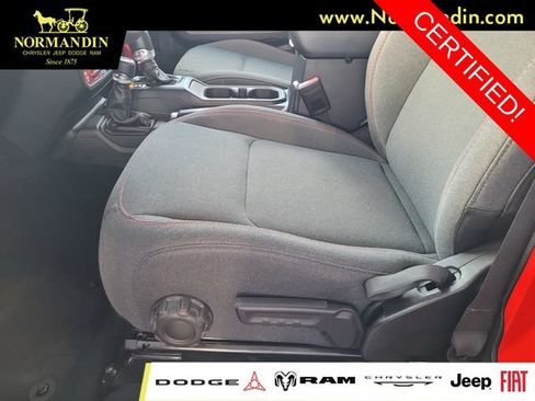 Certified 2025 Jeep Wrangler Unlimited Rubicon w/ Convenience Group AWD/4WD image 18