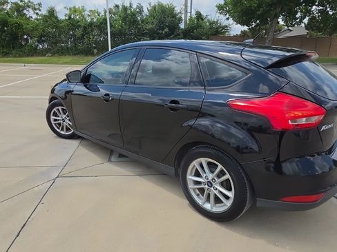 Used 2018 Ford Focus SE FWD image 5