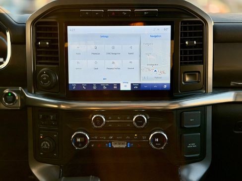 Used 2021 Ford F150 Lariat w/ Equipment Group 502A High AWD/4WD image 11
