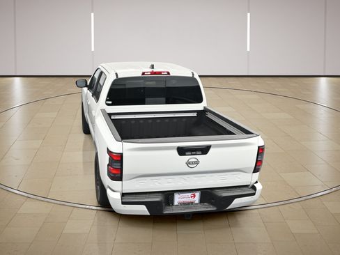 Certified 2025 Nissan Frontier SV w/ SV Convenience Package RWD image 32