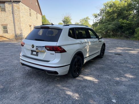 Used 2023 Volkswagen Tiguan SE R-Line AWD/4WD image 5