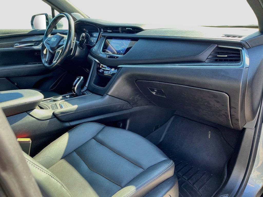 Used 2022 Cadillac XT5 Sportv w/ LPO, ONYX Package AWD/4WD image 28