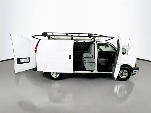 Used 2021 Chevrolet Express 3500 w/ Driver Convenience Package image 21