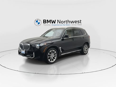 Used 2024 BMW X5 xDrive40i w/ Parking Assistance Package image 9