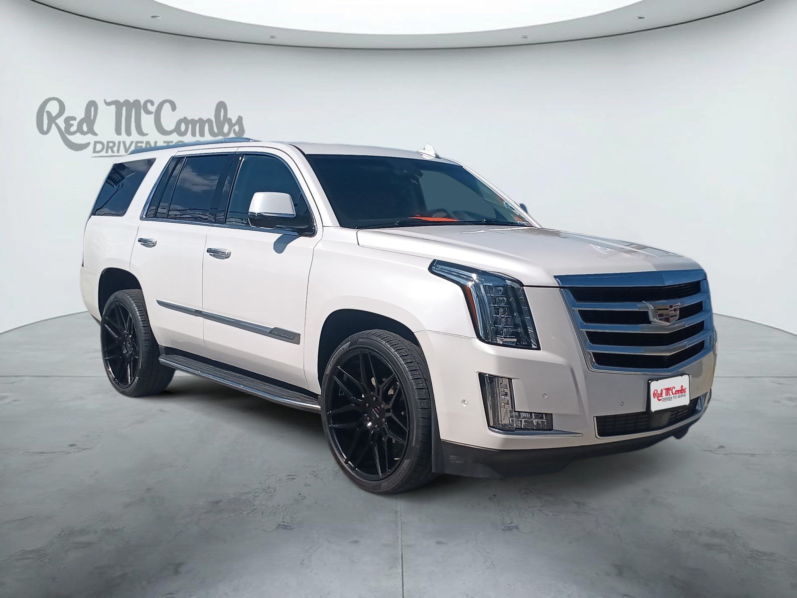 Used 2019 Cadillac Escalade Premium Luxury AWD/4WD image 3