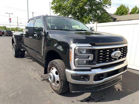 Used 2025 Ford F350 Lariat w/ Lariat Ultimate Package AWD/4WD image 2