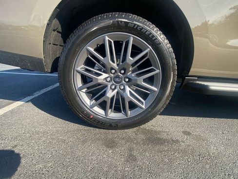 New 2026 Ford Expedition Platinum w/ Stealth Appearance Package image 40