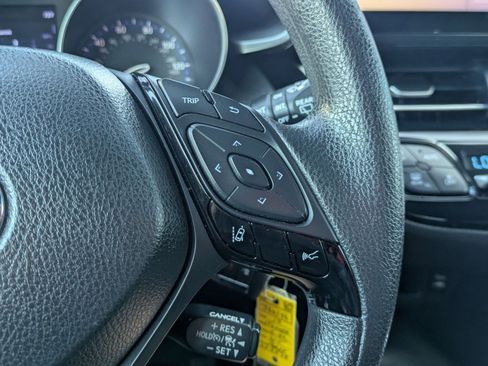 Used 2019 Toyota C-HR LE FWD image 14