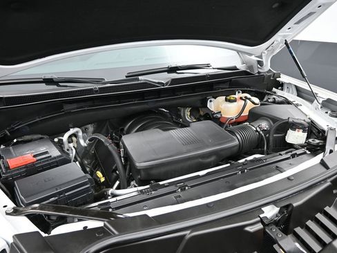 Used 2022 GMC Yukon Denali w/ Denali Premium Package image 9