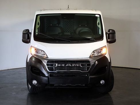 Used 2025 RAM ProMaster 2500 w/ U-Haul Equipment Group FWD image 9