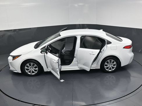 Used 2025 Toyota Corolla LE FWD image 26