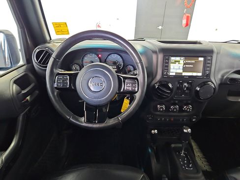 Used 2017 Jeep Wrangler Unlimited Sahara AWD/4WD image 13