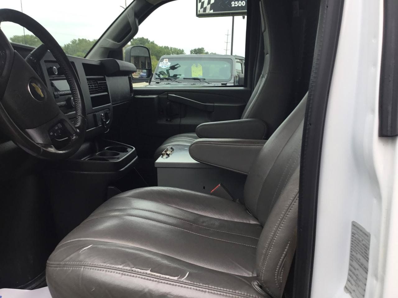 Used 2021 Chevrolet Express 2500 w/ Communications Package RWD image 15
