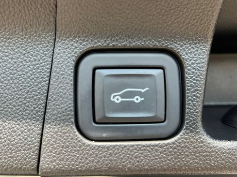 Used 2023 GMC Acadia Denali w/ Denali Ultimate Package AWD/4WD image 42