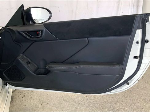 Used 2025 Toyota GR86 Premium RWD image 26