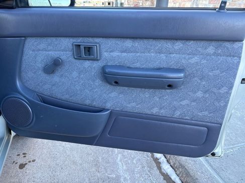 Used 2000 Toyota Tacoma 2WD Xtracab image 15