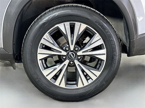 Used 2023 Nissan Rogue SV image 29