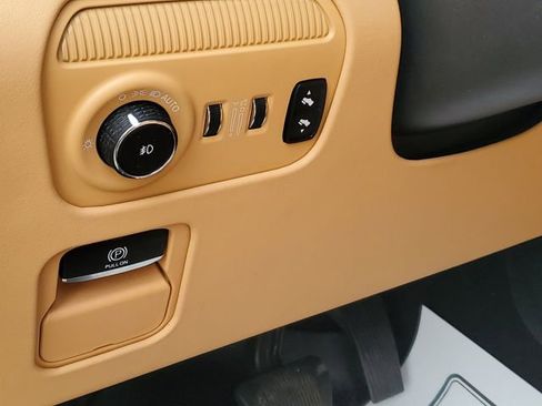 Used 2022 Jeep Grand Wagoneer Series III w/ Rear Seat Video Group 1 AWD/4WD image 9