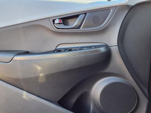 Used 2021 Hyundai Kona SE image 28