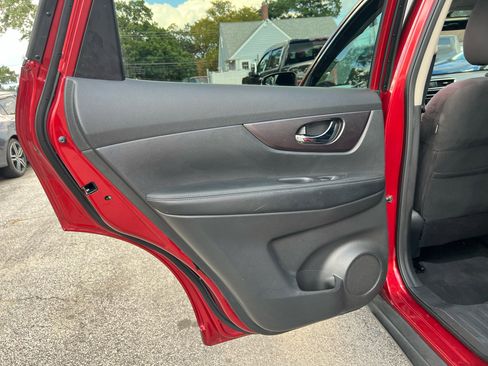 Used 2015 Nissan Rogue SV image 17