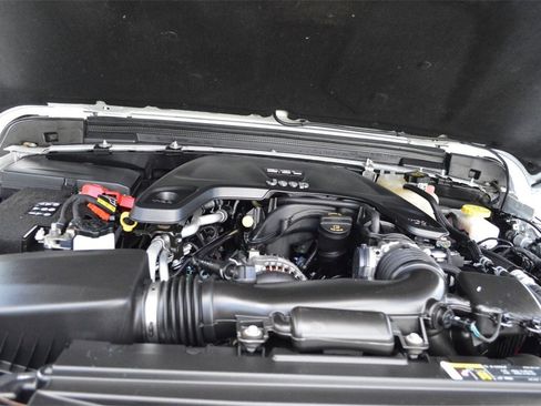 Used 2020 Jeep Wrangler Unlimited Sahara image 41