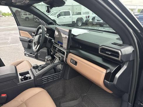 Used 2026 Toyota 4Runner Limited AWD/4WD image 36
