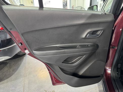 Used 2016 Chevrolet Trax LS w/ LPO, Protection Package FWD image 24
