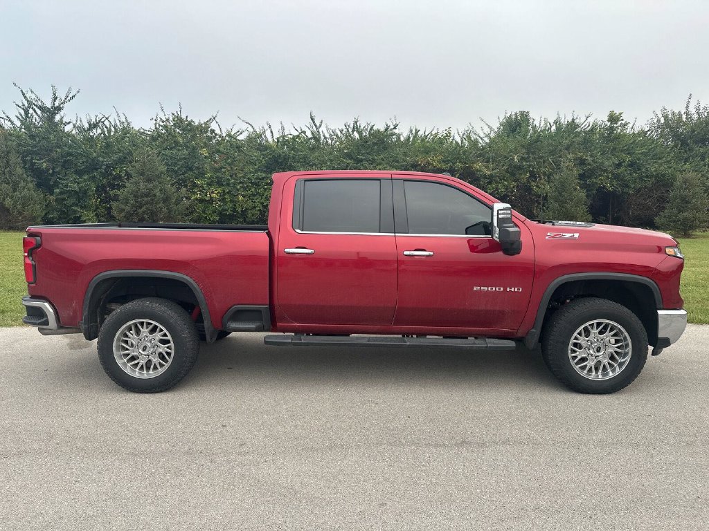 Used 2024 Chevrolet Silverado 2500 LTZ w/ LTZ Convenience Package AWD/4WD image 7