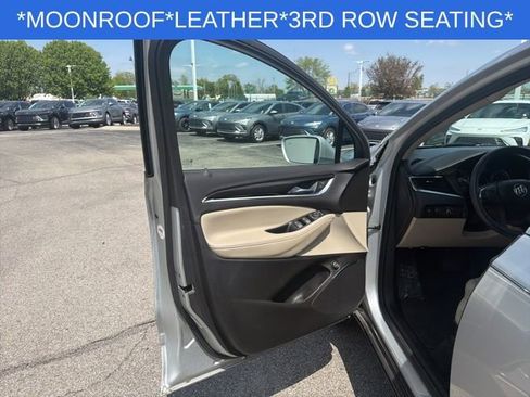 Used 2018 Buick Enclave Essence FWD image 27