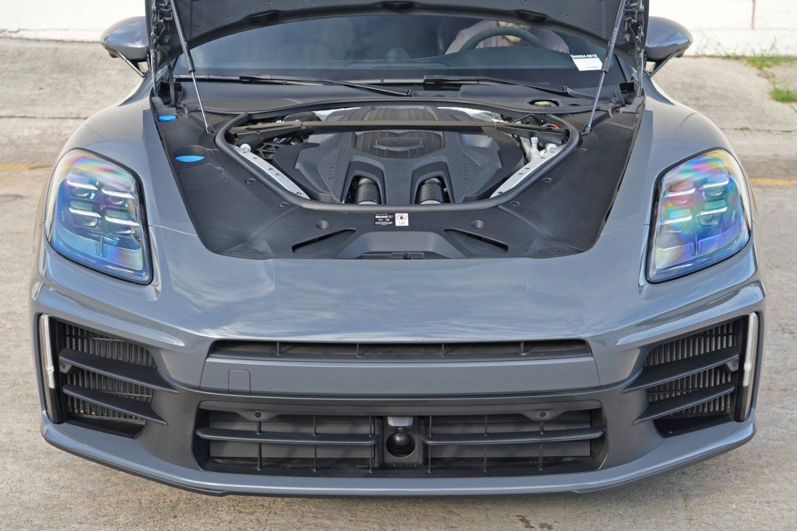 Used 2025 Porsche Panamera 4 w/ Premium Package AWD/4WD image 8