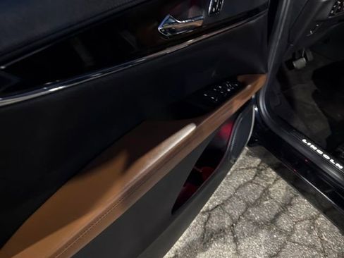 Used 2023 Lincoln Nautilus Reserve w/ Monochromatic Package image 15