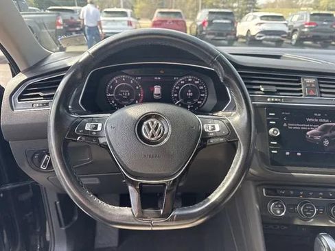 Used 2019 Volkswagen Tiguan SEL Premium w/ 3rd Row Seat Package AWD/4WD image 10