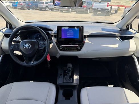 Used 2026 Toyota Corolla Cross L FWD image 17