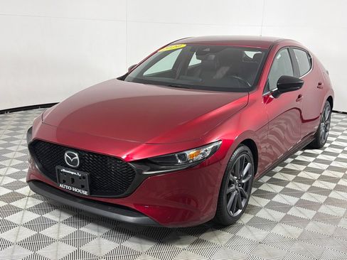 Used 2020 MAZDA MAZDA3 Hatchback w/ Preferred Package image 9