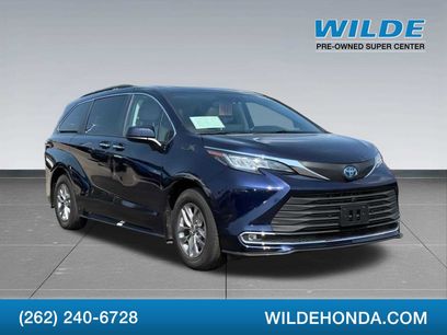 Used 2022 Toyota Sienna XLE