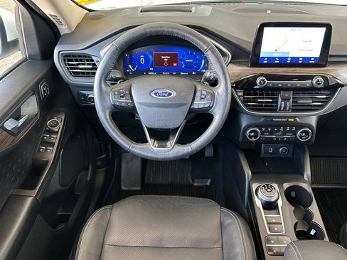 Used 2020 Ford Escape Titanium w/ Titanium Premium Package 2.0 AWD/4WD image 16