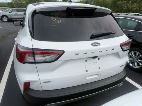 Used 2022 Ford Escape SEL image 10