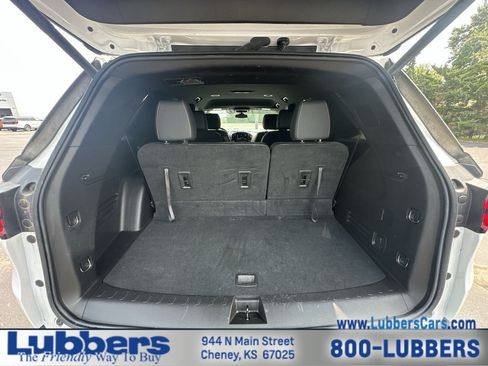 Used 2023 Chevrolet Traverse LT FWD image 21