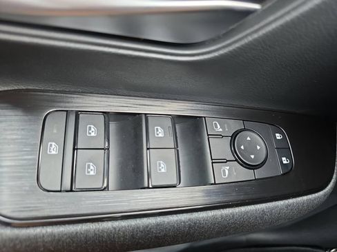 New 2026 Nissan Kicks SV AWD/4WD image 29
