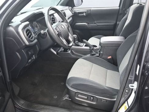Used 2022 Toyota Tacoma TRD Off-Road AWD/4WD image 14