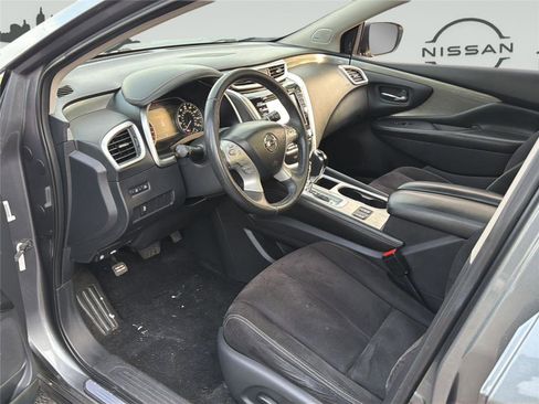 Used 2018 Nissan Murano SV w/ Premium Package AWD/4WD image 9