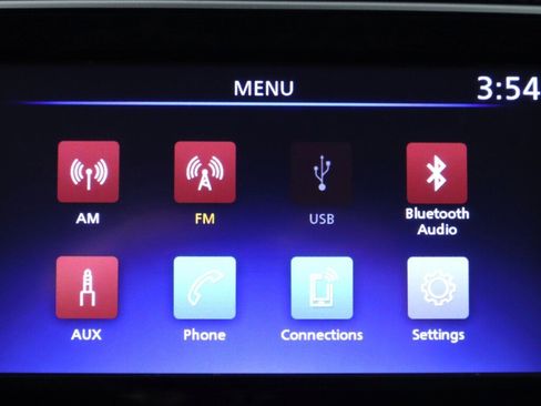 Used 2020 Nissan Kicks S image 17