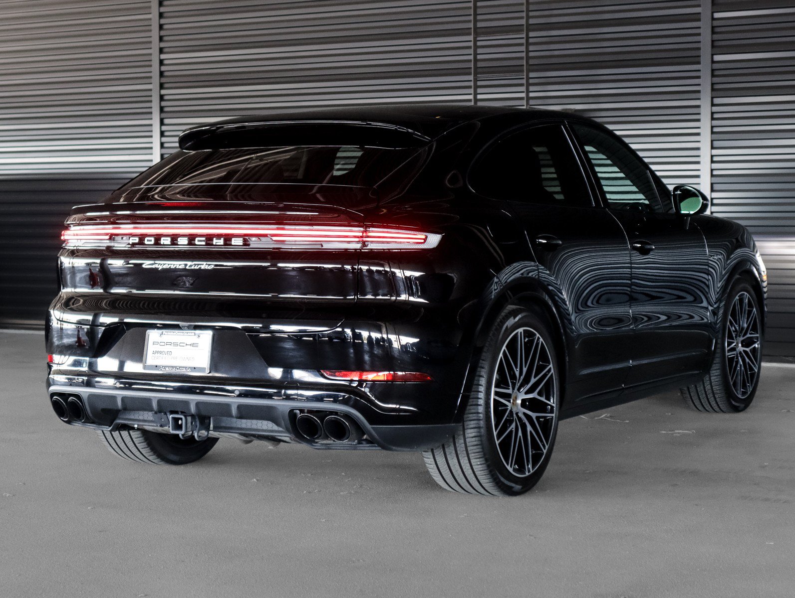 Certified 2024 Porsche Cayenne Turbo AWD/4WD image 11