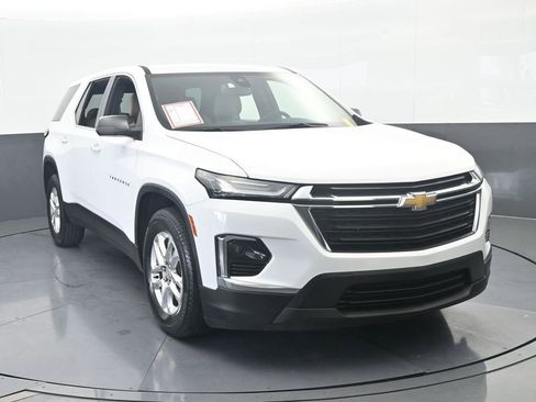 Used 2023 Chevrolet Traverse LS FWD image 9