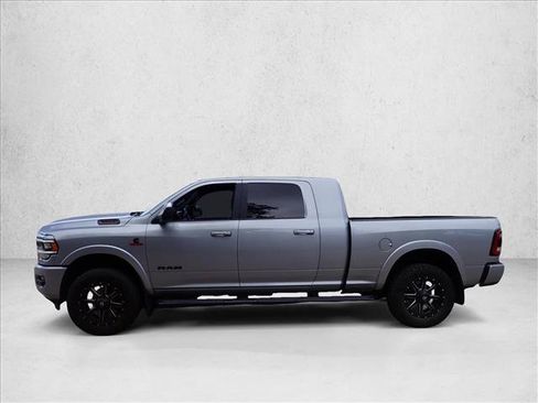 Used 2022 RAM 3500 Laramie AWD/4WD image 12