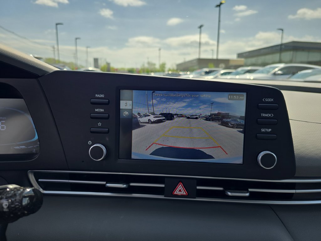 Used 2025 Hyundai Elantra SE FWD image 19