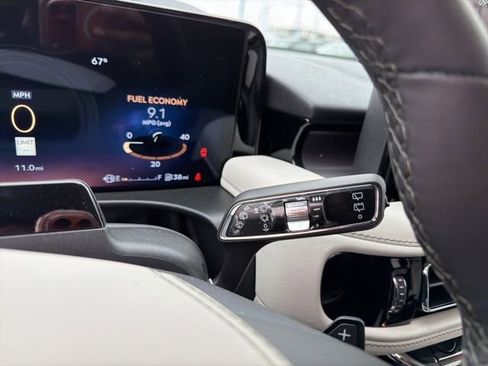New 2026 Lincoln Aviator AWD image 27